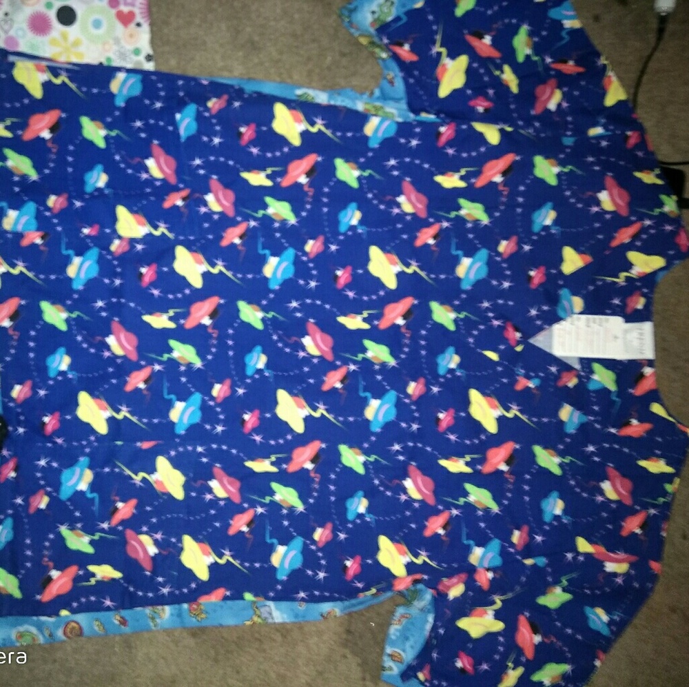 Scrub shirt
